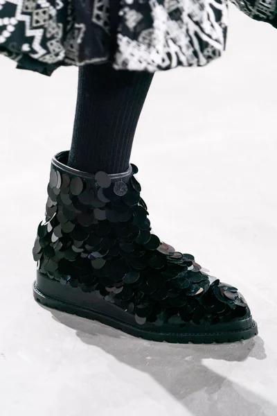 Look 25